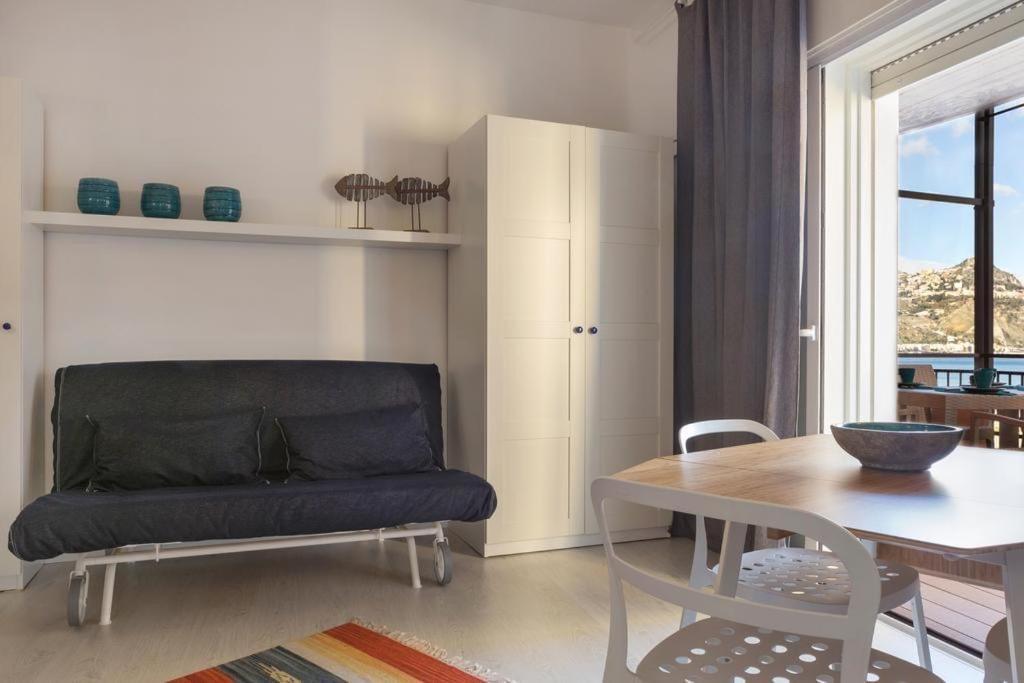 Casablu, Un Delizioso Bilocale Sulla Baia Di Naxos Daire Giardini Naxos Dış mekan fotoğraf